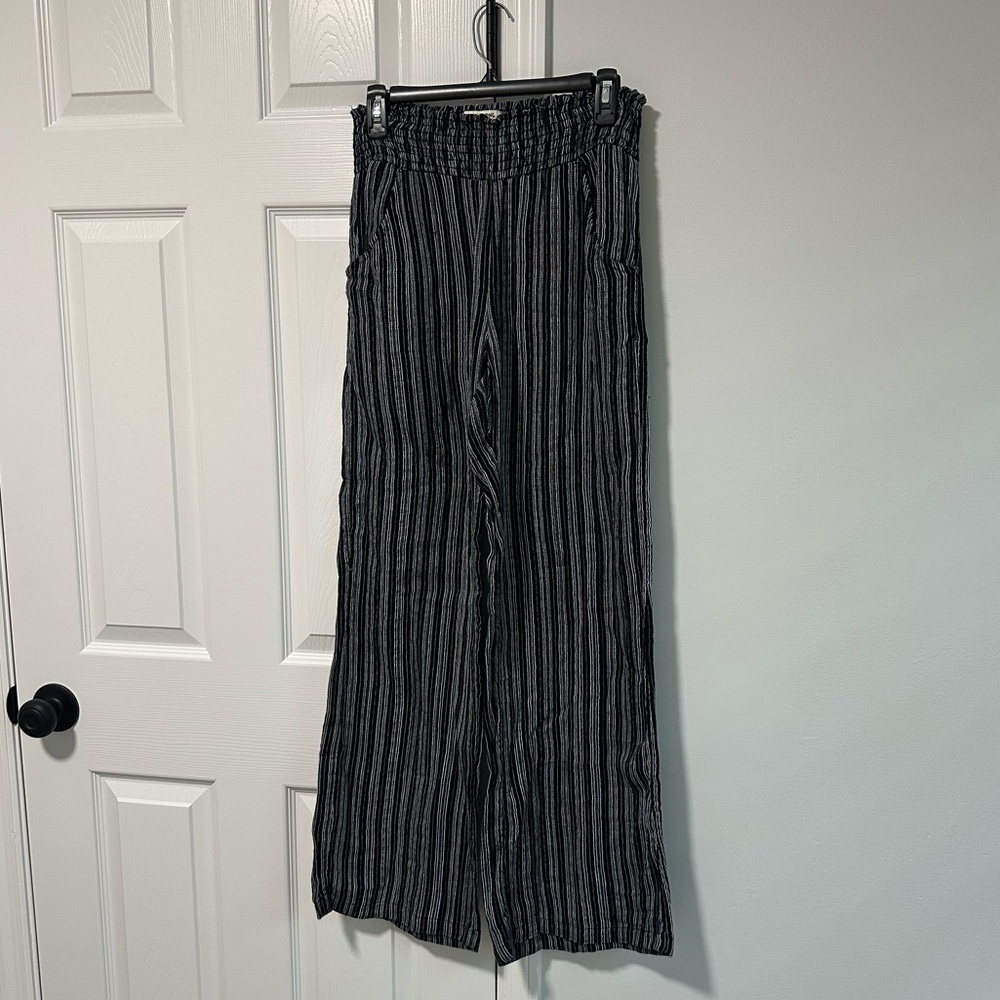 Billabong beach pants, black stripe
